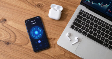 Is Qualcomm Stock A Bet On AI’s Future Or A Hostage To The Smartphone’s Present?